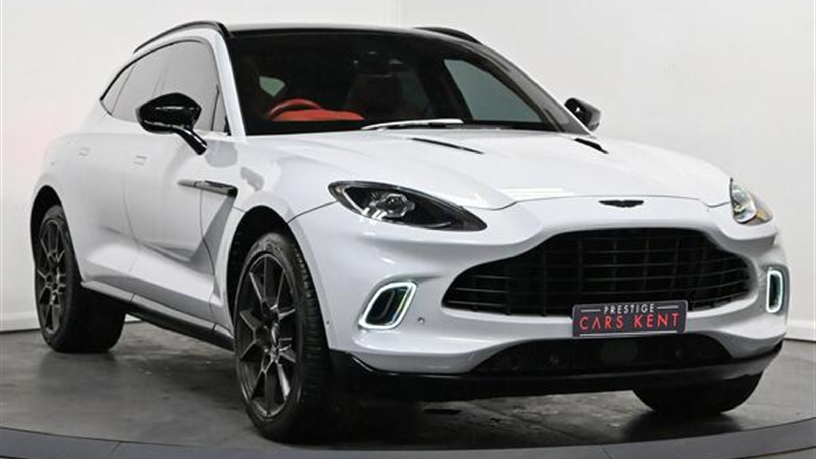 Aston Martin DBX